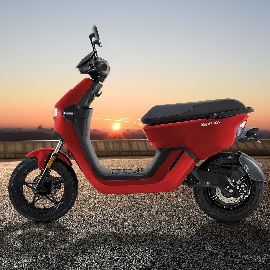 [EM1_RED] electric motor scooter AsVIVA EM1 red - product view
